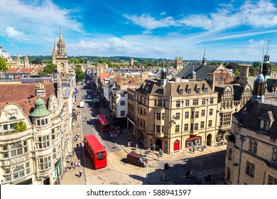 Panoramic aerial view of Oxford in a beautiful summer day, England, United Kingdom