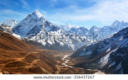 Panoramic beautiful view of mount Ama Dablam with beautiful sky on the way to Everest base camp, Khumbu valley, Sagarmatha national park, Everest area, Nepal