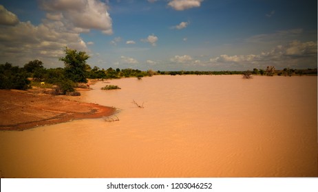 Panoramic landscape view to sahel and oasis Dogon Tabki with flooded river at Dogondoutchi, Niger