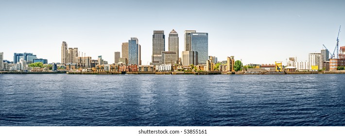 Panoramic picture of Canary Wharf view from Greenwich. This view includes: Credit Suisse, Morgan Stanley, HSBC Group Head Office, Canary Wharf Tower, Citigroup Centre, One Churchill Place(Barclays).