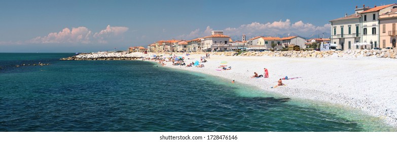 Panoramic Snurise View White Pebble Beach Stock Photo 1728476146 ...