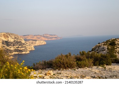 Panoramic view of the Calanques to the cliffs of Cassis