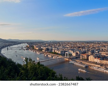 A panoramic view from Citadella to Pest side of Budapest. From forefront to background: Elisabeth bridge (Erzsébet híd), Chain bridge (Széchenyi Lánchíd) and Margaret Bridge (Margit híd).