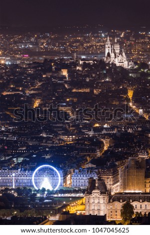 Leuchtende Pariser Stadt in der nahen Zukunft