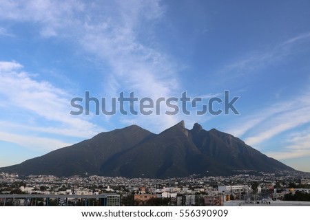 A panoramic view of an iconic mountain in Monterrey