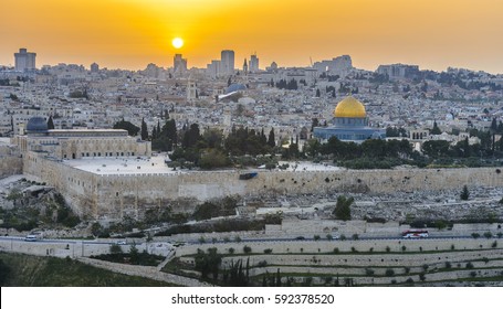 Panoramic view to Jerusalem Old city and the Temple Mount, Dome of the Rock and Al Aqsa Mosque from the Mount of Olives in Jerusalem
