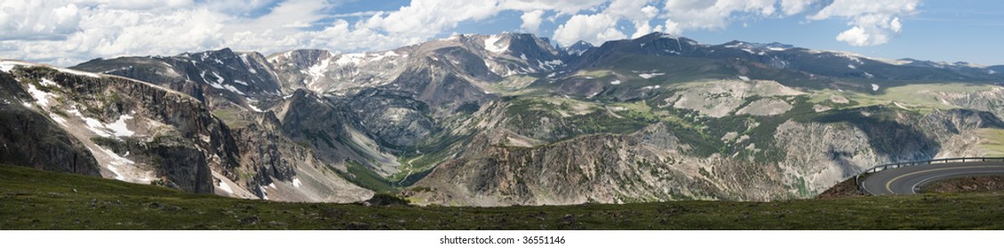 panoramic-view-mountains-valleys-beartooth-260nw-36551146.jpg