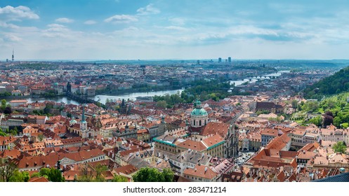 Panoramablick auf die Altstadt Prag mit Karlsbrücke, Prag, Tschechische Republik