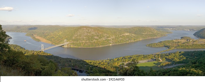 Panoramic View Overlook In Autumn Of Bear Mountain Bridge And Hudson Valley And River At Bear Mountain State Park, New York