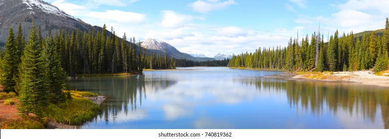 Panoramic view of Porcupine creek in Banff national park