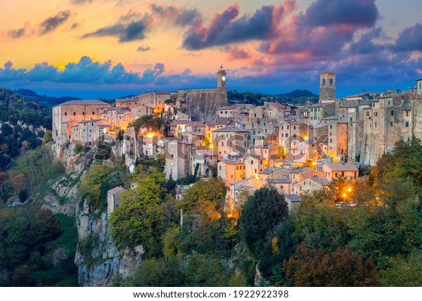 Panoramic View Sorano Evening Sunset Old Stock Photo 1922922398 ...