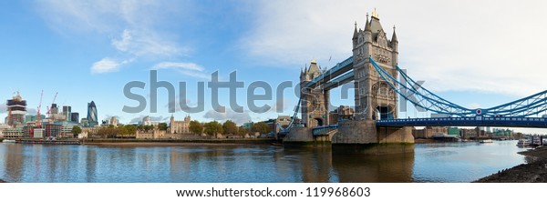 Панорамный вид Тауэрского моста в Лондоне