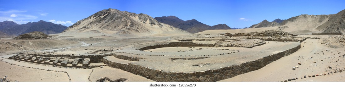 Panoramica De Las Ruinas De Supe Caral, Peru