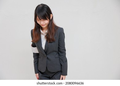 Pants-style Japanese Business Woman Bowing