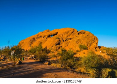 Papago park(The Hole-in-the-Rock)at sunset, Phoenix, Arizona, USA.