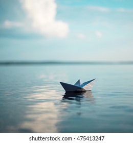 40,813 Paper boat water Images, Stock Photos & Vectors | Shutterstock