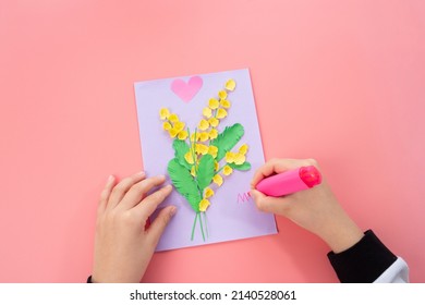 Paper Craft Mothers Day Card, Kids Made Paper Flowers, DIY Instruction, Top View, Kids Hand Drowing Heart On Card