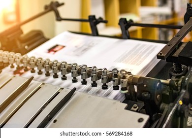 Paper input offset machine