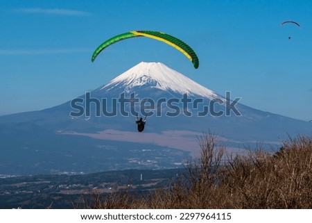 Para Gliders in front of Mount Fuji