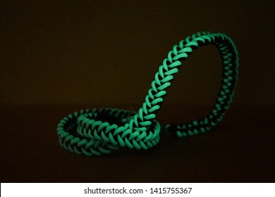 Parachute Cord (paracord) Survival Bracelet Shark Jaw Bone Style Glow In The Dark