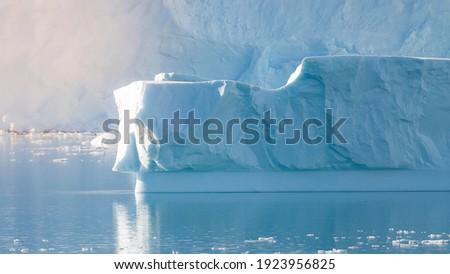Paradise bay glaciers and mountains, Antartic peninsula, Antartica.