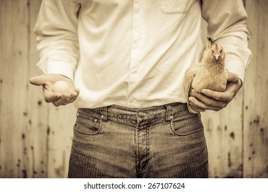 Paradox of the Chicken and the Egg Explained by a Farmer