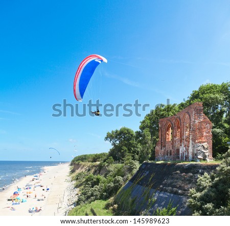 paragliders att baltic beach