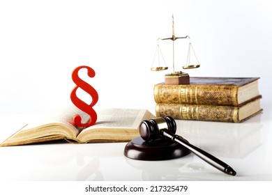 Paragraph Sign And Law Book