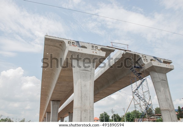 Parallel Bridge Way Under Contructioncountrysidelong Bridgetollwaythe ...