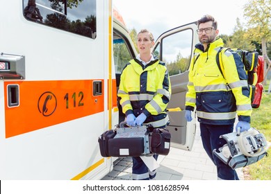 Paramedic Nurse Emergency Doctor Ambulance Kit Stock Photo 1081628594 ...