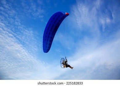 Para-motor flying in the sky