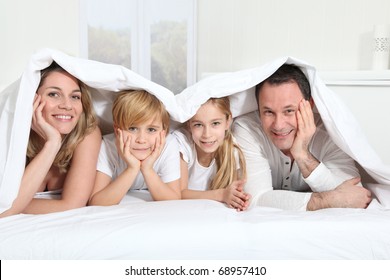 Parents Children Laying Bed Morning Stock Photo 68957410 | Shutterstock