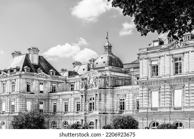 Paria, France: Luxembourg Palace Built By Queen Marie De Medici, Now Home To The French Senate