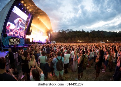 PARIS - AUG 31: Crowd In A Concert At Rock En Seine Festival On August 31, 2015 In Paris, France.