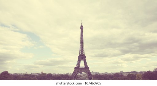 vintage eiffel tower twitter background