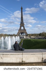 Paris, France, 06-04-2022: The Eiffel Tower, Metal Tower Completed In 1889 For The Universal Exposition And Became The Most Famous Monument In Paris, Seen From The Fountain Of The Trocadéro Gardens