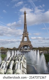 Paris, France, 06-04-2022: The Eiffel Tower, Metal Tower Completed In 1889 For The Universal Exposition And Became The Most Famous Monument In Paris, Seen From The Fountain Of The Trocadéro Gardens