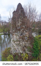 Paris, France - 12 12 2020: View Of The Suspended Walkway In The Belvedere Island