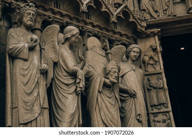Paris, France. 20 August 2012.Figures of saints on the facade of Notre Dame de Paris (Notre Dame Cathedral)