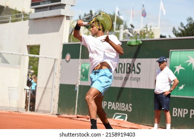  Paris, France - 21 May 2022: Roland Garros Tennis - Journée Des Enfants - Practice Session Felix Auger-Alaissime And Taylor Fritz