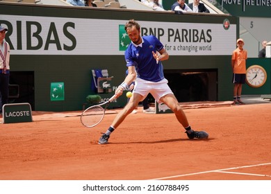 Paris, France - 26 May 2022: Daniil Medvedev Playing Laslo Djere (SRB) In The 2nd Round On Day 5 Of The Roland Garros Tennis Tournament