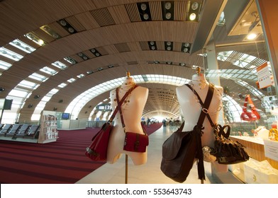  PARIS, FRANCE, 31 MAY 2010 : Unidentified People Shopping In French Duty-Free Area At Roissy Charles De Gaulle International Airport Before The Flight.