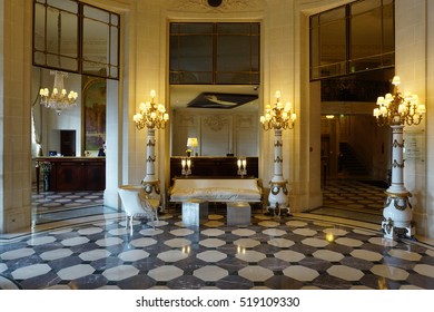 PARIS, FRANCE -5 NOV 2016- The Hotel Meurice Is A Luxury Historic Hotel Located In The First Arrondissement Of Paris On The Right Bank Next To The Tuileries Garden And The Louvre Museum.