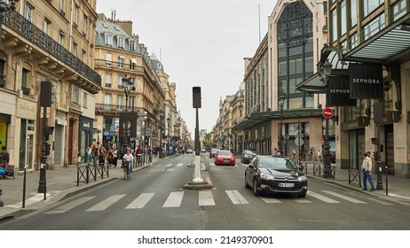 PARIS, FRANCE - AUGUST 09, 2015: Street Level View Of Paris In The Daytime