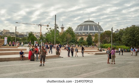 PARIS, FRANCE - AUGUST 09, 2015: Street Level View Of Bourse De Commerce In Paris.