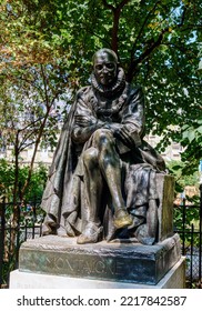 Paris, France - August 11 2020: Statue Of French Philosopher Michel Eyquem De Montaigne (1533-1592) At Square Paul Painleve Near The Sorbonne By Paul Landowski - Paris, France