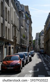 PARIS, FRANCE - AUGUST 21 2019 : Street Of Paris, Left Bank Of The Seine River.