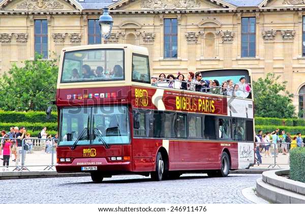 PARIS, FRANCE - AUGUST 8, 2014: City\
sightseeing bus East Lancs Lolyne at the city\
street.