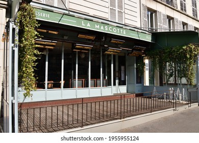 Paris, France. A Cafe That Is Closed Under The Influence Of The Coronavirus. April 4, 2021.