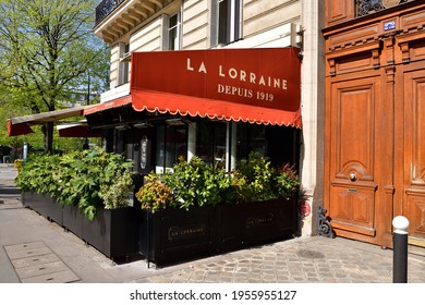 Paris, France. A Cafe That Is Closed Under The Influence Of The Coronavirus. April 4, 2021.